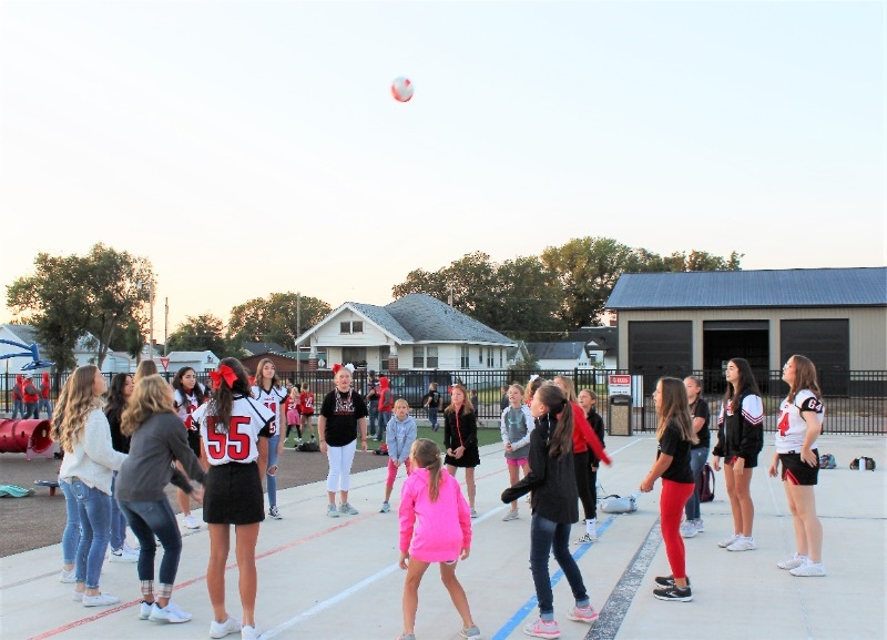 Hoxie Community Schools USD 412 It's a Great Morning to be an Indian!